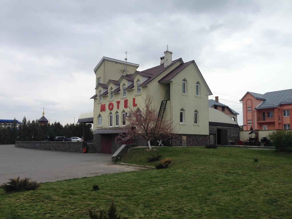 Formula Plus Motel 루치크 외부 사진